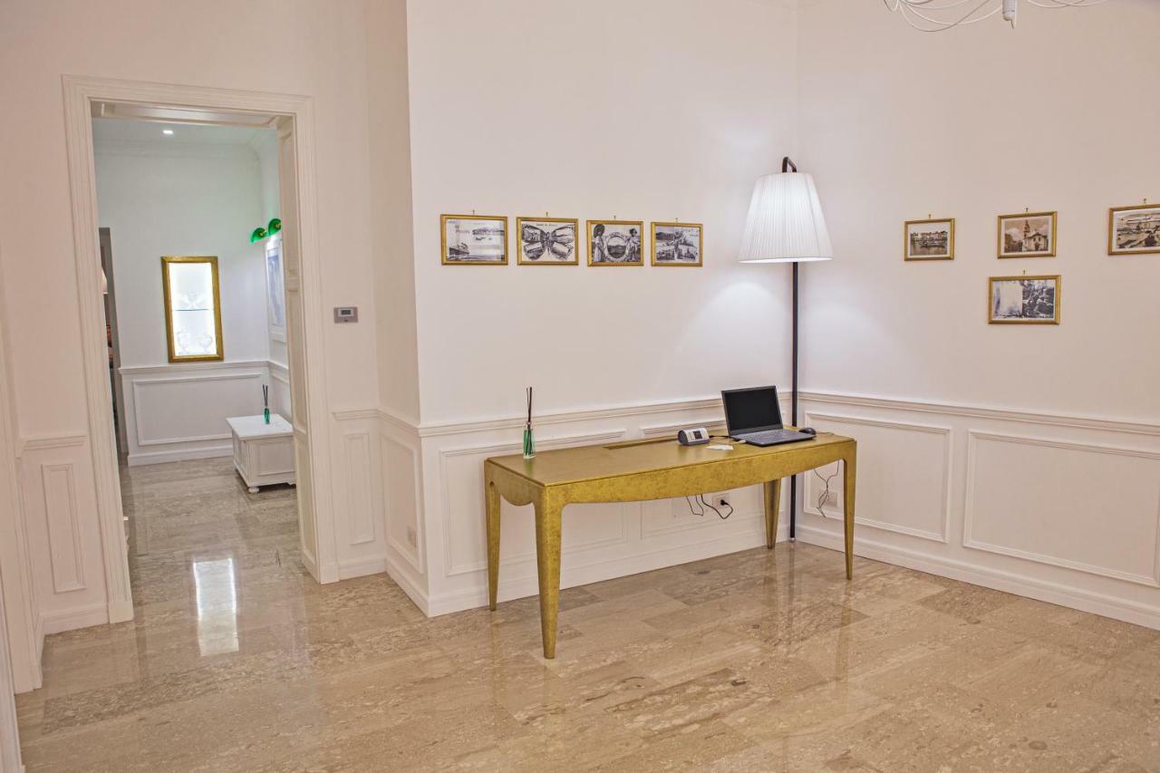 Piazza Posta Dimora Di Charme Hotel Procida Bagian luar foto