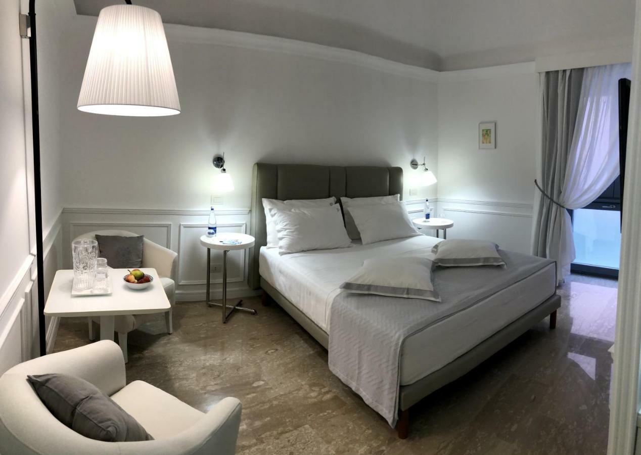 Piazza Posta Dimora Di Charme Hotel Procida Bagian luar foto